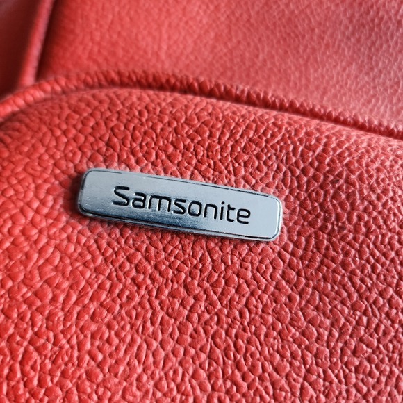 Vintage Samsonite Carry On Shoulder Bag Retro Luggage Red Faux Leather Messenger - Picture 2 of 14